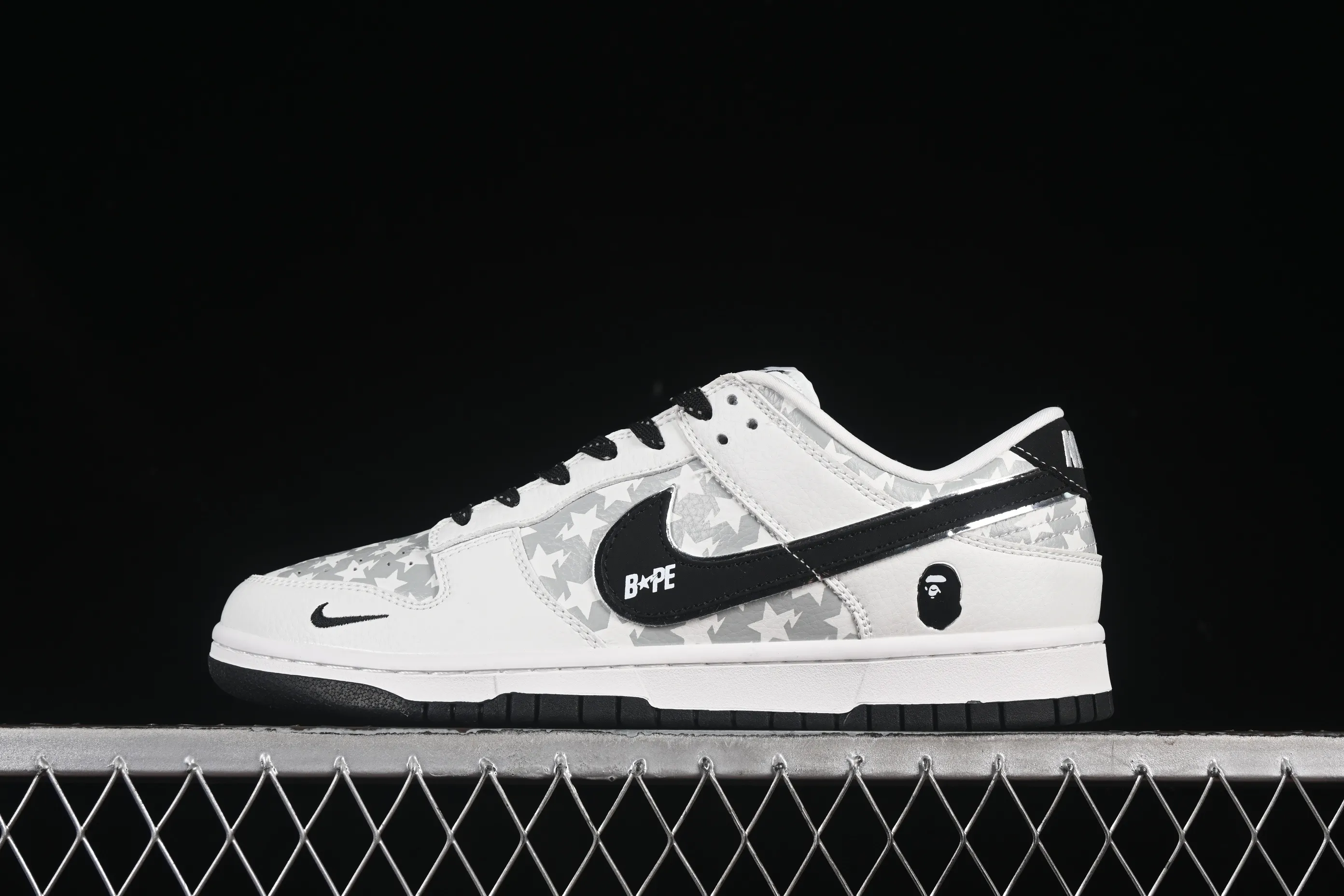 All categories Nk SB Dunk Series Nk SB Dunk Low High-end customized low-top sneakers Nike SB Dunk Low BAPE series Pentagram black hook Anniversary high-end customized low-top casual sneakers CS1688-104